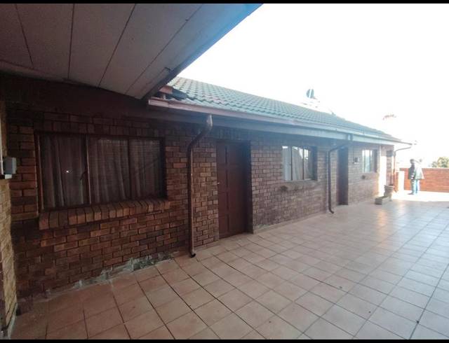 BUSINESS FOR SALE IN LENASIA SOUTH